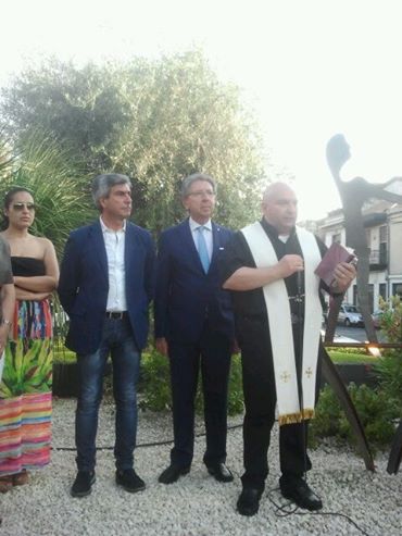 219 - Presenze del Governatore - inaugurazione del monumento ai Siblings a cura del Rotary Catania Duomo 150 - Viagrande 29 giugno 2016/001.jpg
